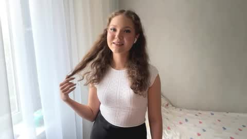 Snapshot of ameeteuscher chatting on May 2026 06:18:02 AM Mia online show from May 2026 06:18:02 AM
