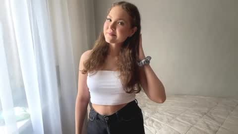 Snapshot of ameeteuscher chatting on May 2026 06:53:02 AM Mia online show from May 2026 06:53:02 AM