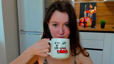 Snapshot of ameli_moon chatting on January 2025 08:51:02 AM Eileen online show from January 2025 08:51:02 AM