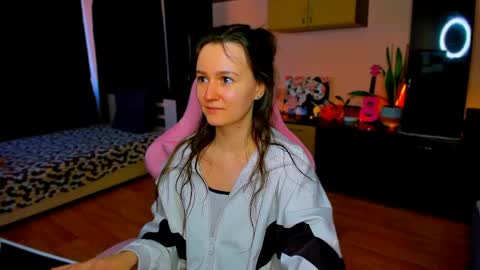 Snapshot of ameli_moon chatting on May 2026 04:03:01 PM Eileen online show from May 2026 04:03:01 PM