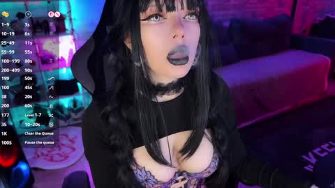 Amelia Aley  online show from April 2026 10:21:02 AM