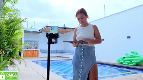 Snapshot of amelia_chillvibes chatting on November 2025 11:43:02 AM AMELIA online show from November 2025 11:43:02 AM