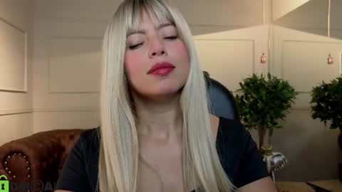 Snapshot of amelia_chillvibes chatting on June 2026 12:20:01 PM AMELIA online show from June 2026 12:20:01 PM