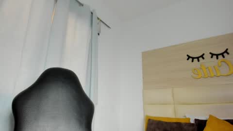 Snapshot of amelia_jones__ chatting on May 2026 12:37:02 PM MILYX online show from May 2026 12:37:02 PM