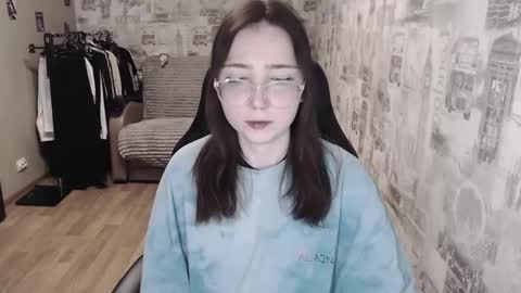 Amelia online show from March 2025 07:54:02 PM