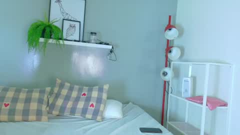 amelialaurent_ online show from June 2026 12:32:02 AM