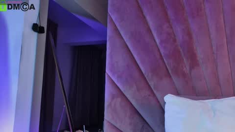 Amelia online show from November 2025 07:08:02 PM