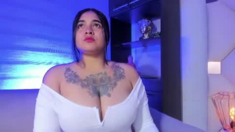 Snapshot of ameliavael chatting on April 2026 02:42:01 AM ameliavael online show from April 2026 02:42:01 AM