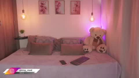 Snapshot of amelie_gonzalez chatting on September 2025 07:16:01 PM online show from September 2025 07:16:01 PM