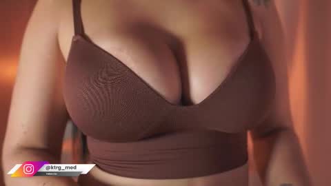 Snapshot of amelie_gonzalez chatting on March 2026 07:41:01 PM online show from March 2026 07:41:01 PM