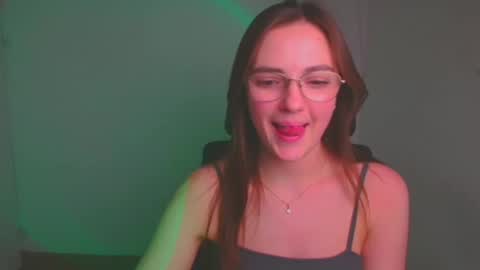 Snapshot of amelie_jackson_ chatting on February 2025 12:30:02 PM Amelie online show from February 2025 12:30:02 PM