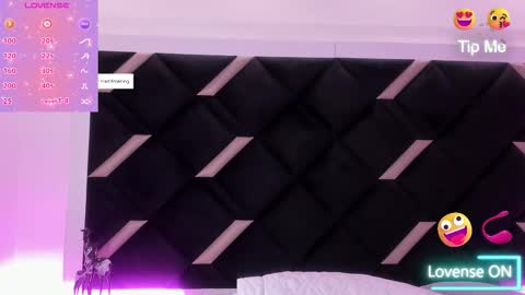 Amelie online show from March 2026 01:06:02 PM