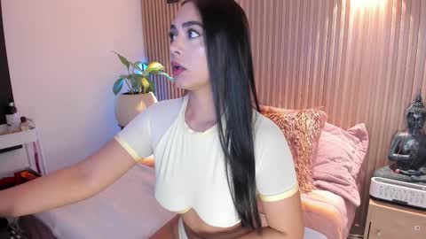 Amelie online show from February 2026 02:05:01 AM