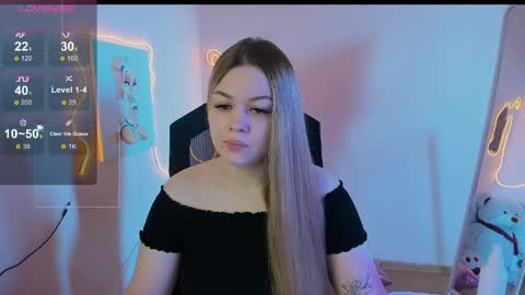 Snapshot of ameliepeach chatting on April 2026 02:03:01 AM Amelie online show from April 2026 02:03:01 AM