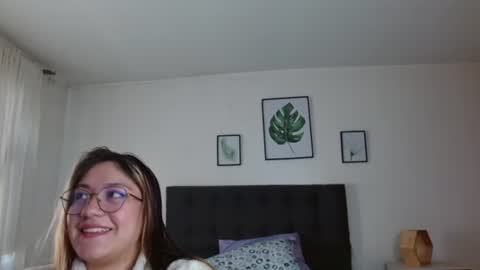 Snapshot of amelierose1 chatting on July 2026 01:25:01 PM Amelie online show from July 2026 01:25:01 PM