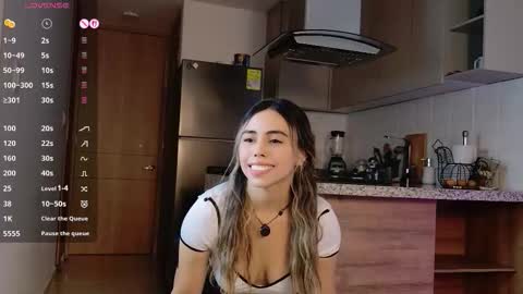 Victoria online show from November 2025 07:56:01 PM