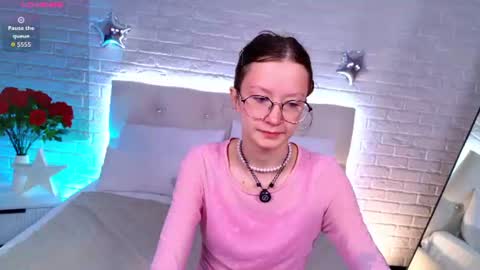 Snapshot of amelieviolet chatting on June 2026 03:29:02 AM Amelie online show from June 2026 03:29:02 AM