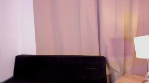 Amelia online show from February 2026 08:42:02 PM