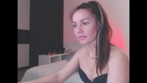 amelinamersi online show from November 2025 04:34:02 PM