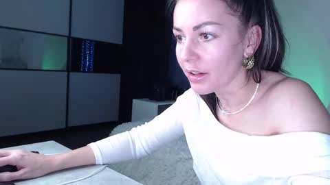 amelinamersi online show from December 2025 05:52:01 PM