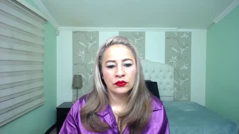 Snapshot of amell_thomson chatting on December 2024 10:56:01 AM Amell Thomson online show from December 2024 10:56:01 AM
