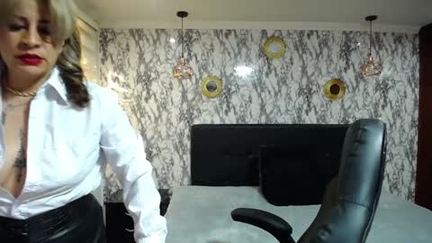Snapshot of amell_thomson chatting on January 2025 11:34:02 AM Amell Thomson online show from January 2025 11:34:02 AM