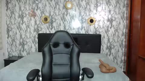 Snapshot of amell_thomson chatting on October 2025 11:20:02 AM Amell Thomson online show from October 2025 11:20:02 AM