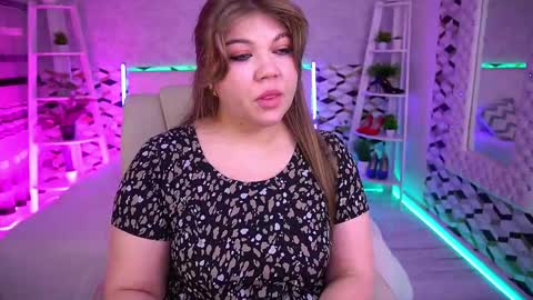Snapshot of amellywhite chatting on June 2026 12:43:01 PM Alina online show from June 2026 12:43:01 PM