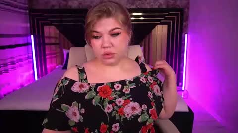 Snapshot of amellywhite chatting on June 2026 12:49:01 PM Alina online show from June 2026 12:49:01 PM
