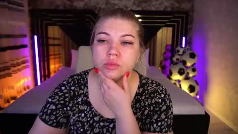 Snapshot of amellywhite chatting on July 2026 12:44:01 PM Alina online show from July 2026 12:44:01 PM