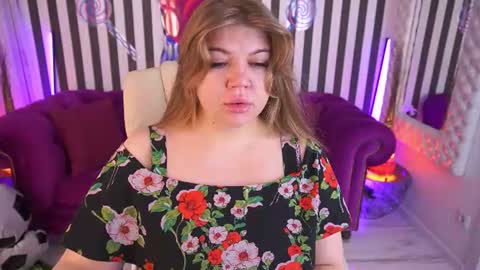 Snapshot of amellywhite chatting on July 2026 01:06:02 PM Alina online show from July 2026 01:06:02 PM