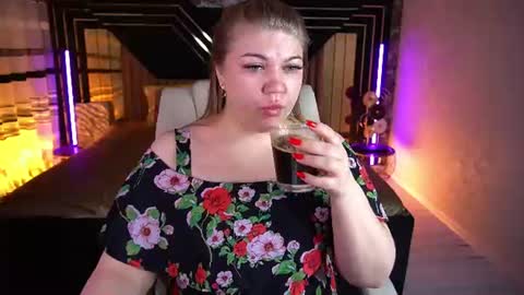 Snapshot of amellywhite chatting on July 2026 12:18:02 PM Alina online show from July 2026 12:18:02 PM