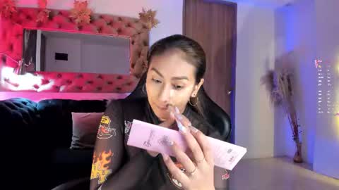 Snapshot of amelyamann chatting on June 2026 01:21:02 PM online show from June 2026 01:21:02 PM