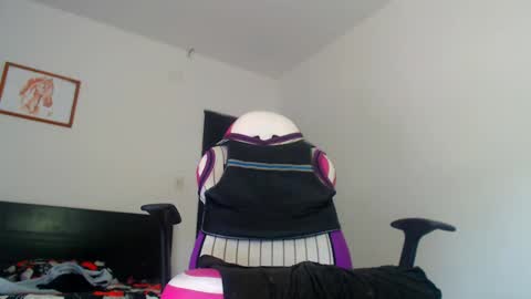 Snapshot of american_challenges chatting on February 2025 05:09:01 PM miguel online show from February 2025 05:09:01 PM