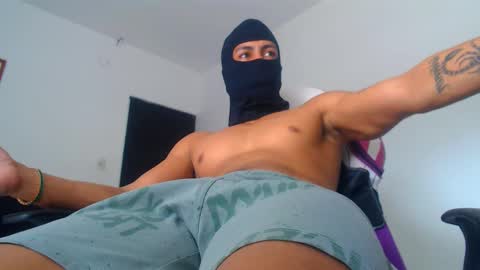 Snapshot of american_challenges chatting on February 2025 04:46:02 PM miguel online show from February 2025 04:46:02 PM