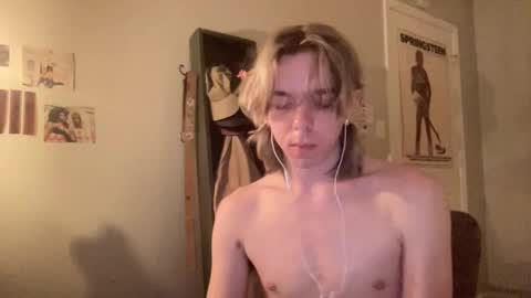 Snapshot of americanclown chatting on April 2026 02:42:01 AM americanclown online show from April 2026 02:42:01 AM