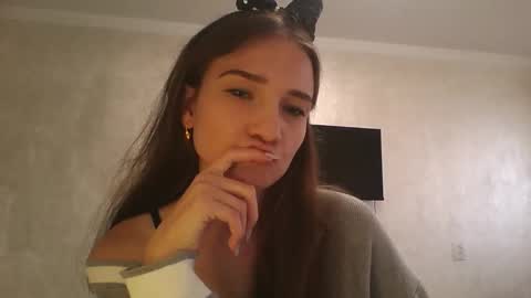 Julia  online show from September 2025 09:22:02 AM