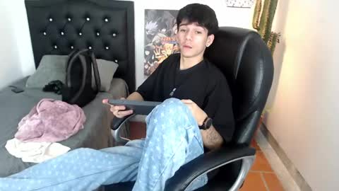 Snapshot of amethystshadow chatting on May 2026 04:29:01 AM amethystshadow online show from May 2026 04:29:01 AM