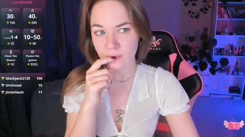 Hi-hi I am Kate welcome to my sexy room online show from March 2025 06:52:01 PM