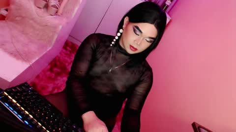 Queen Mireska online show from January 2025 02:48:01 PM