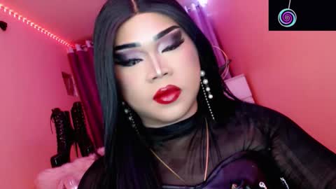 Queen Mireska online show from October 2025 02:35:01 PM