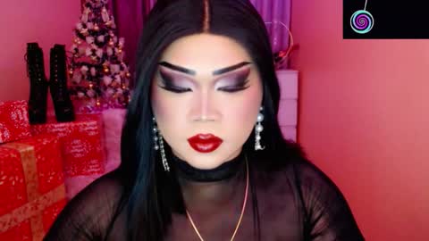 Queen Mireska online show from December 2025 02:59:02 PM