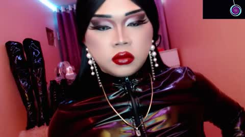 Snapshot of amiadoll chatting on March 2026 04:43:01 PM Queen Mireska online show from March 2026 04:43:01 PM