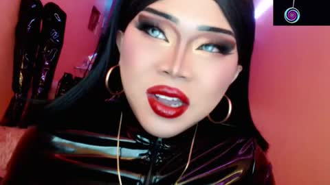 Snapshot of amiadoll chatting on March 2026 05:12:01 PM Queen Mireska online show from March 2026 05:12:01 PM