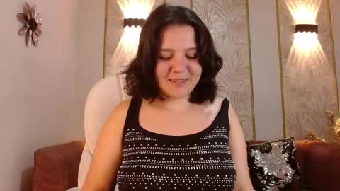 Amie  online show from October 2025 11:33:02 AM