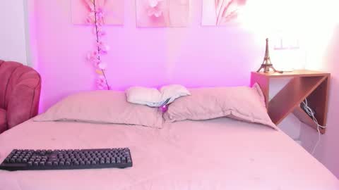 Snapshot of amiiclark chatting on February 2026 07:06:01 PM AmiiClark online show from February 2026 07:06:01 PM