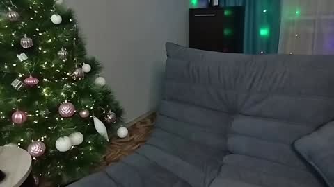 Mila online show from December 2024 02:52:02 PM