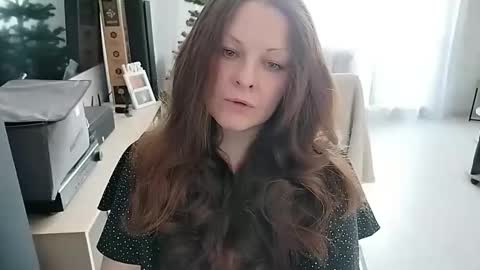 Snapshot of amilafran chatting on April 2026 06:11:02 AM Mila online show from April 2026 06:11:02 AM