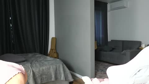 A online show from September 2025 08:07:01 AM