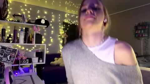 Amily online show from February 2026 02:07:01 PM